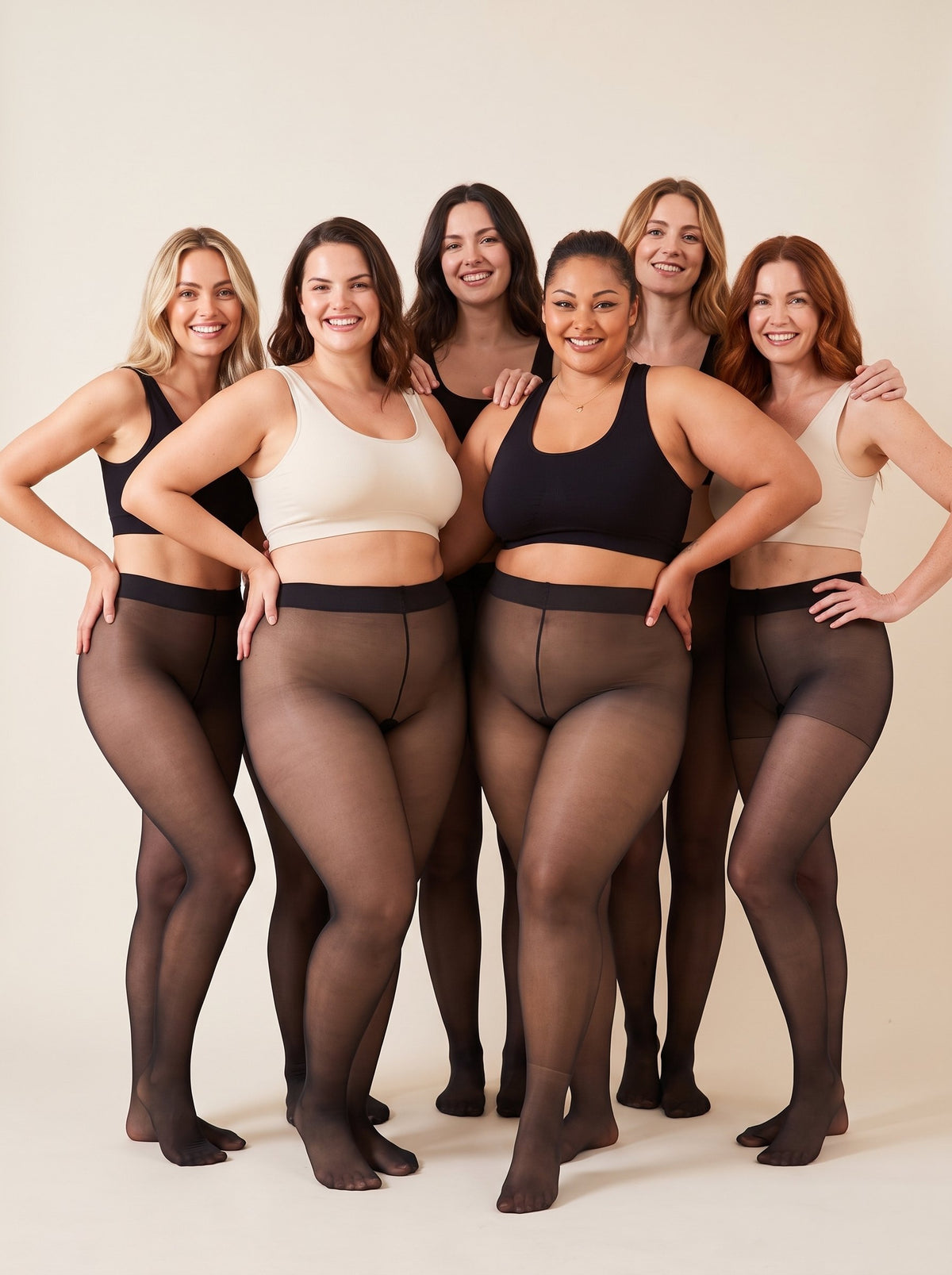 Six femmes du 36 au 52 portant le collant polaire effet transparent noir